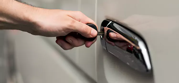 Why Choose Our Auto Locksmith Team in Cote-Saint-Luc, QC?