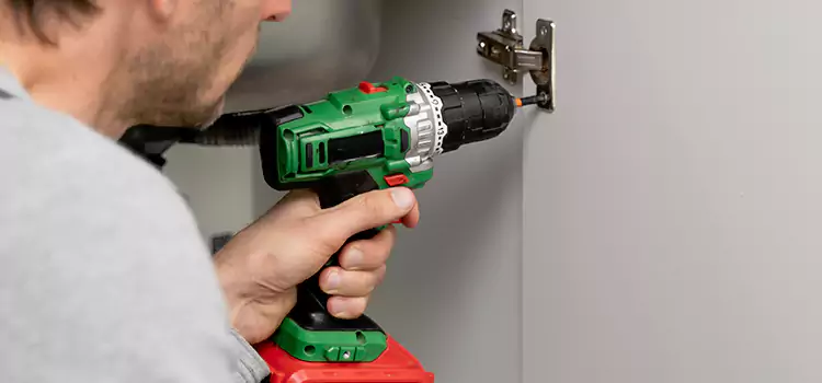 Commercial Door Hinge Repair Cote-Saint-Luc
