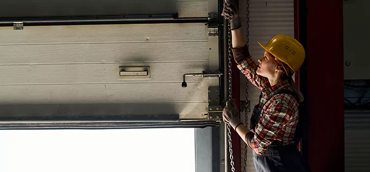 Addressing Common Garage Door Stoppage Issues in Cote-Saint-Luc, QC