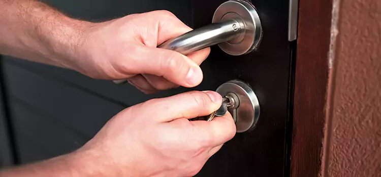 Door Closer Repair & Installation Cote-Saint-Luc
